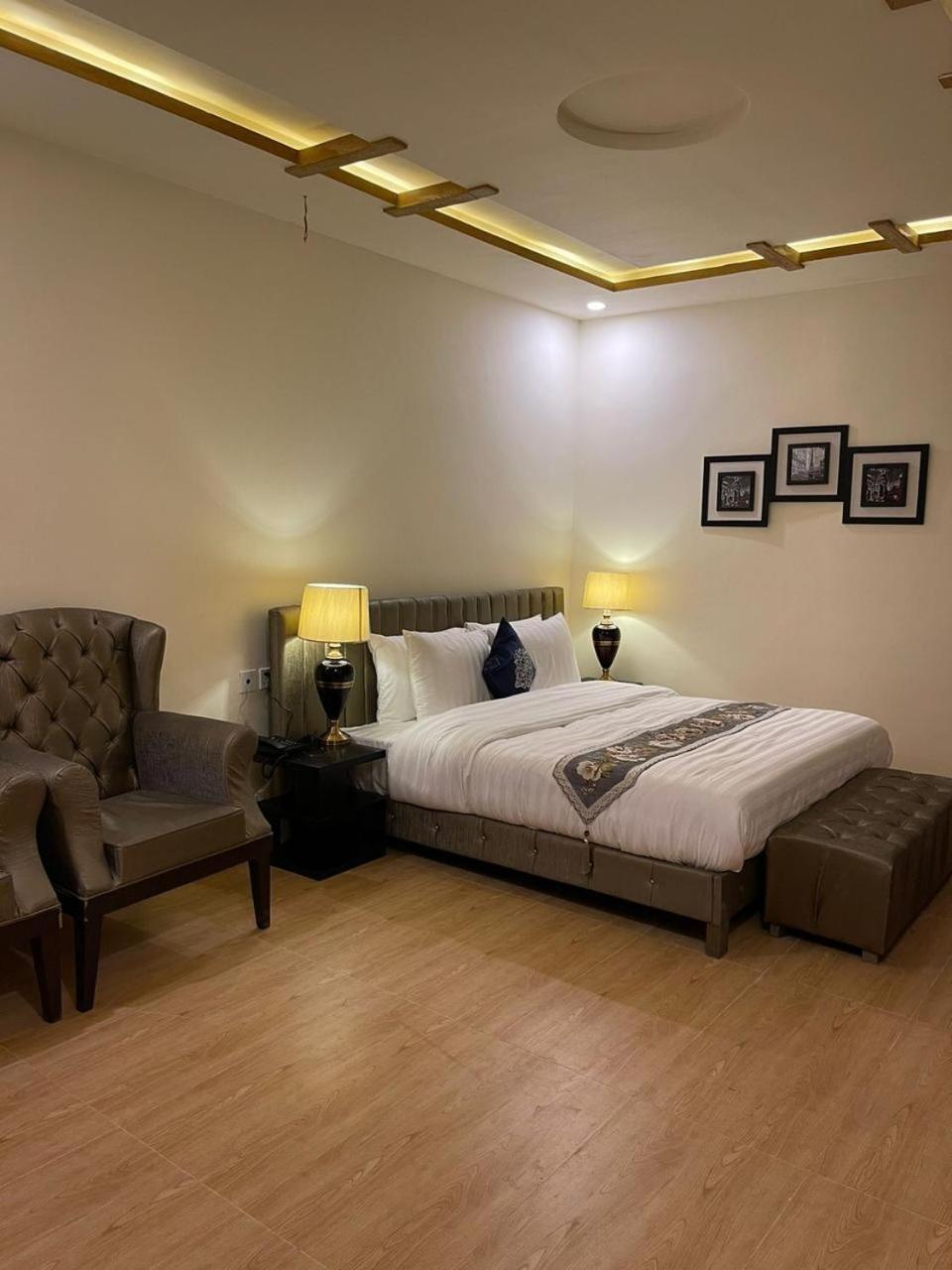 The Corporate Lodges Hotel Saidu Sharif Esterno foto
