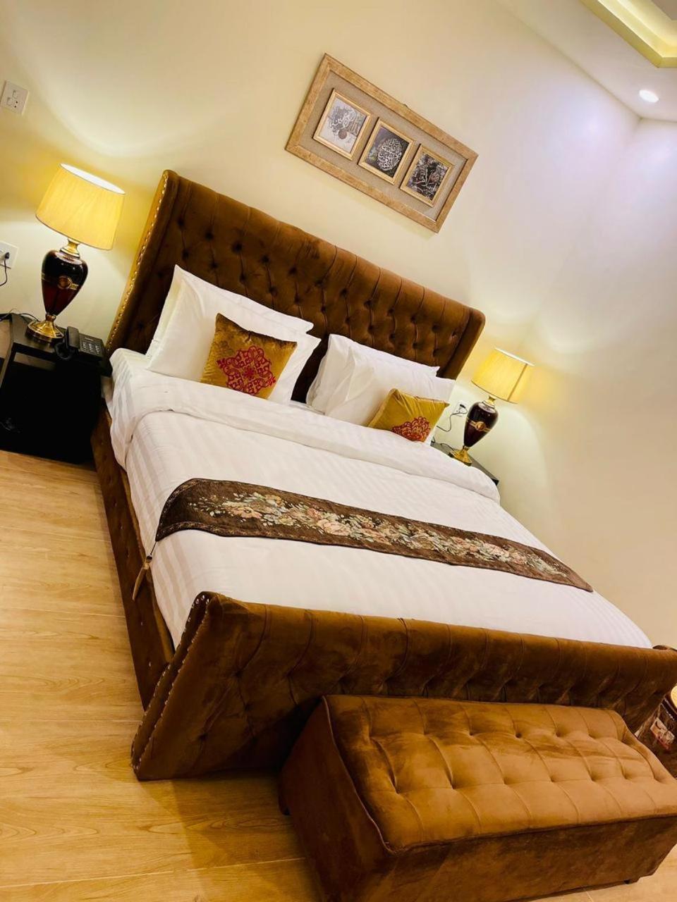 The Corporate Lodges Hotel Saidu Sharif Esterno foto